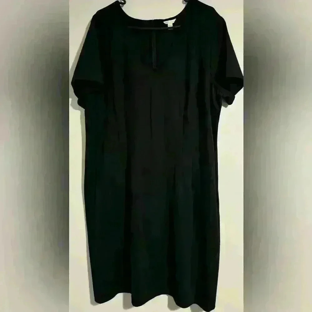 Women’s Catos 22/24 black v neck dress NWOT